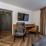 Szálloda Vier Jahreszeiten 4*