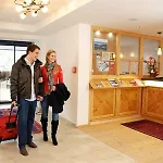 فندق Vier Jahreszeiten 4*