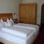 Hotell Vier Jahreszeiten