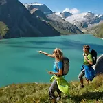 Vier Jahreszeiten فندق كابرون