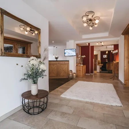 Hotell Vier Jahreszeiten By Vaya Inkl Zell Am See-kaprun Sommerkarte Kaprun