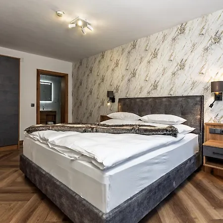 Vier Jahreszeiten Kaprun