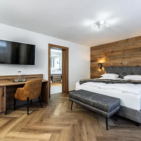 Vier Jahreszeiten Otel