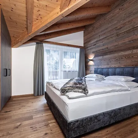 Vier Jahreszeiten Otel 4*