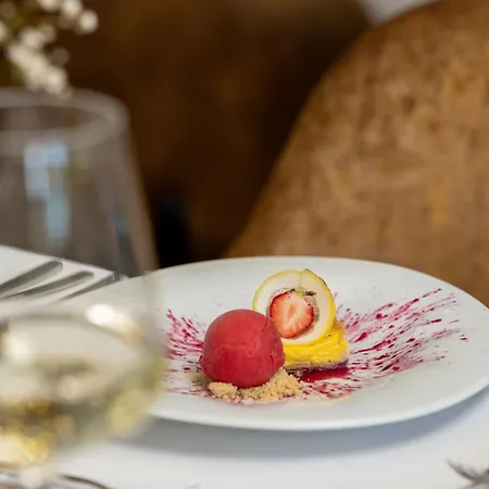 Szálloda Vier Jahreszeiten 4*