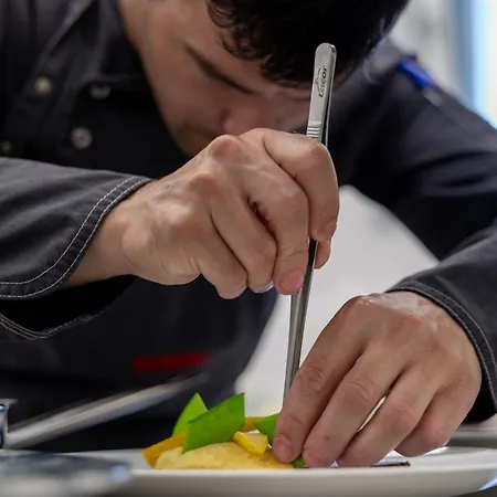 Vier Jahreszeiten Szálloda 4*
