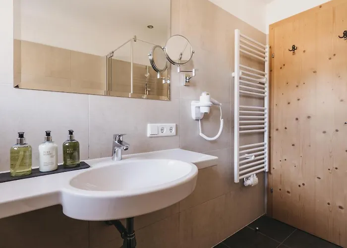 מלון Vier Jahreszeiten By Vaya Inkl Zell Am See-kaprun Sommerkarte 4*