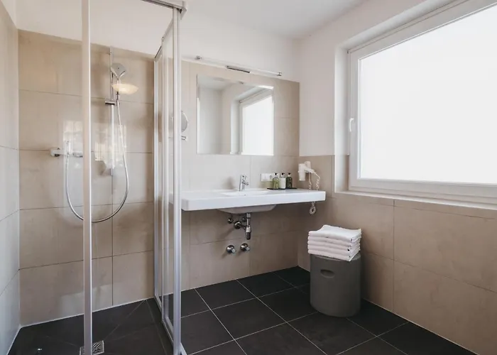 מלון Vier Jahreszeiten By Vaya Inkl Zell Am See-kaprun Sommerkarte קפרון