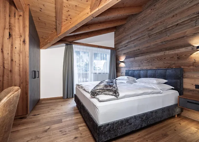 Vier Jahreszeiten Hotel 4*