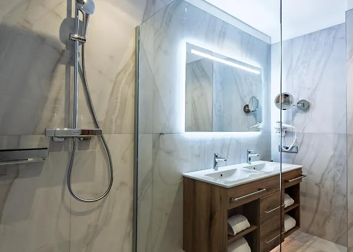 Ξενοδοχείο Vier Jahreszeiten 4*