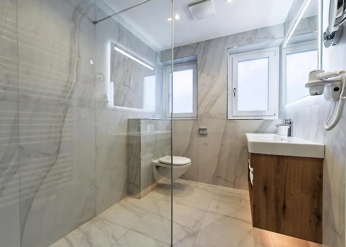 Vier Jahreszeiten Hotel