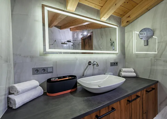 Vier Jahreszeiten Otel 4*