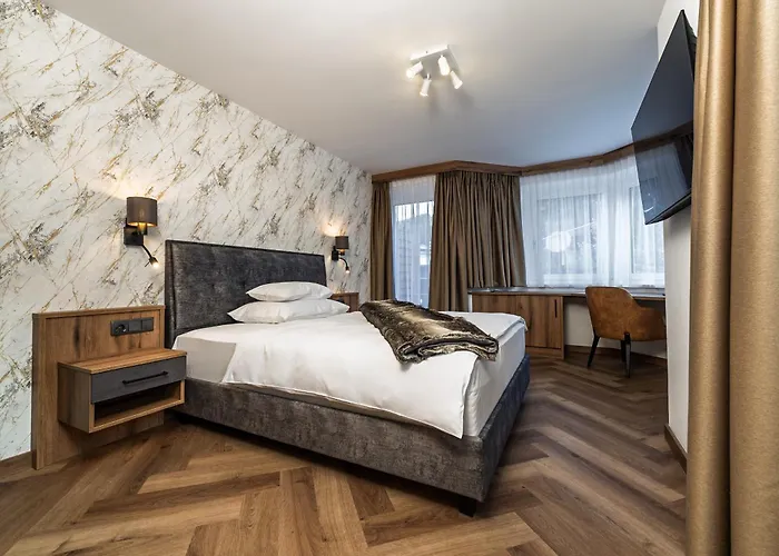 Vier Jahreszeiten Hotel 4*